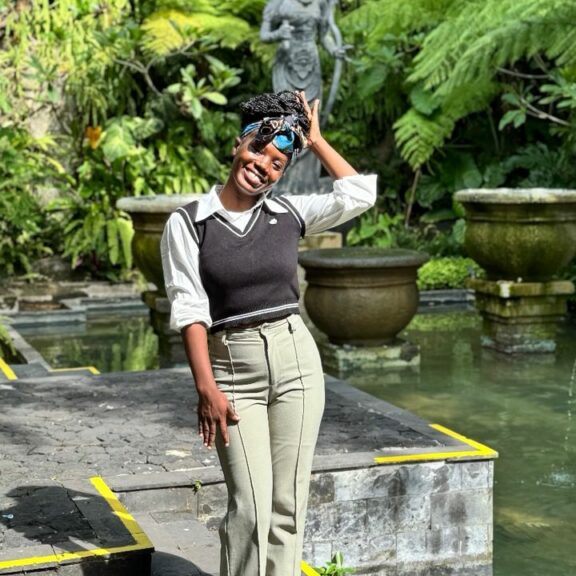 Sia Esther Kamanda