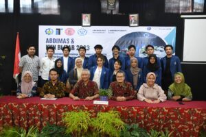 Pelatihan IOT untuk Guru Sekolah Menengah Pertama di Kota Blitar