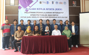 KKN Abmas Departemen Teknologi Informasi ITS Gelar Pelatihan Software Pembelajaran Interaktif di Dinas Pendidikan Kota Blitar