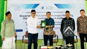 Kolaborasi ITS dan ITK Selenggarakan Pelatihan Peningkatan Pembelajaran Berbasis Artificial Intelligence di Pondok Pesantren Al Izzah Balikpapan