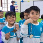Manfaatkan Limbah Kulit, Abmas Despro ITS Edukasi Anak