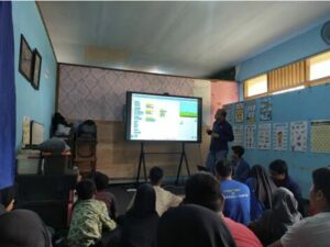 Pelatihan Dasar Pemrograman Animasi dan Game Scratch Block Programming Pada Sekolah Luar Biasa Samudra Lavender