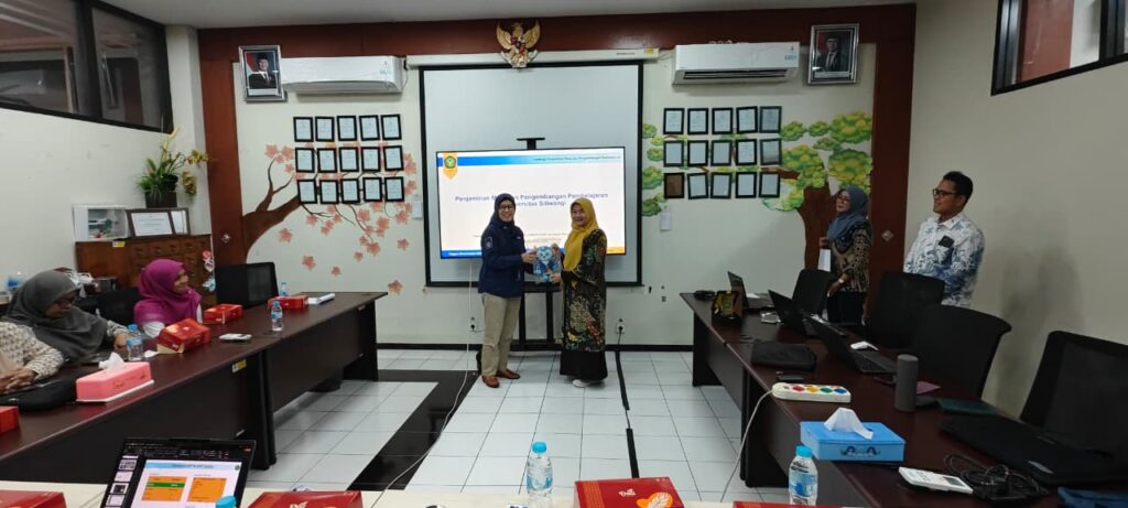 KPM ITS Receives a Benchmarking Visit from Universitas Siliwangi