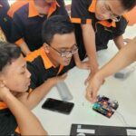 Hadapi Era Digital, ITS Bekali Siswa SMK dengan PLC dan IoT