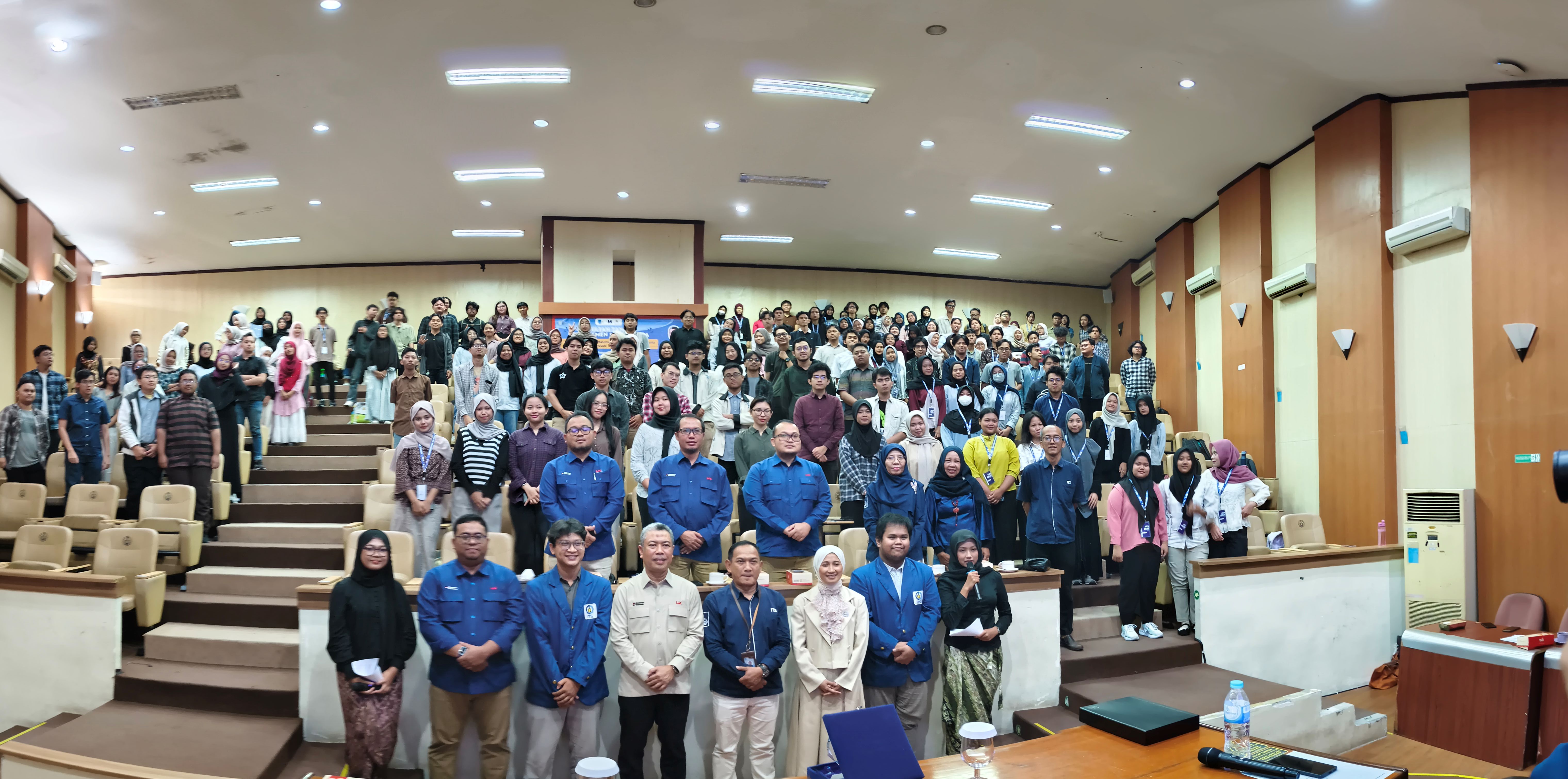 Persiapan Mahasiswa Matematika dalam Menghadapi Dunia Kerja dan Industri Strategis Nasional
