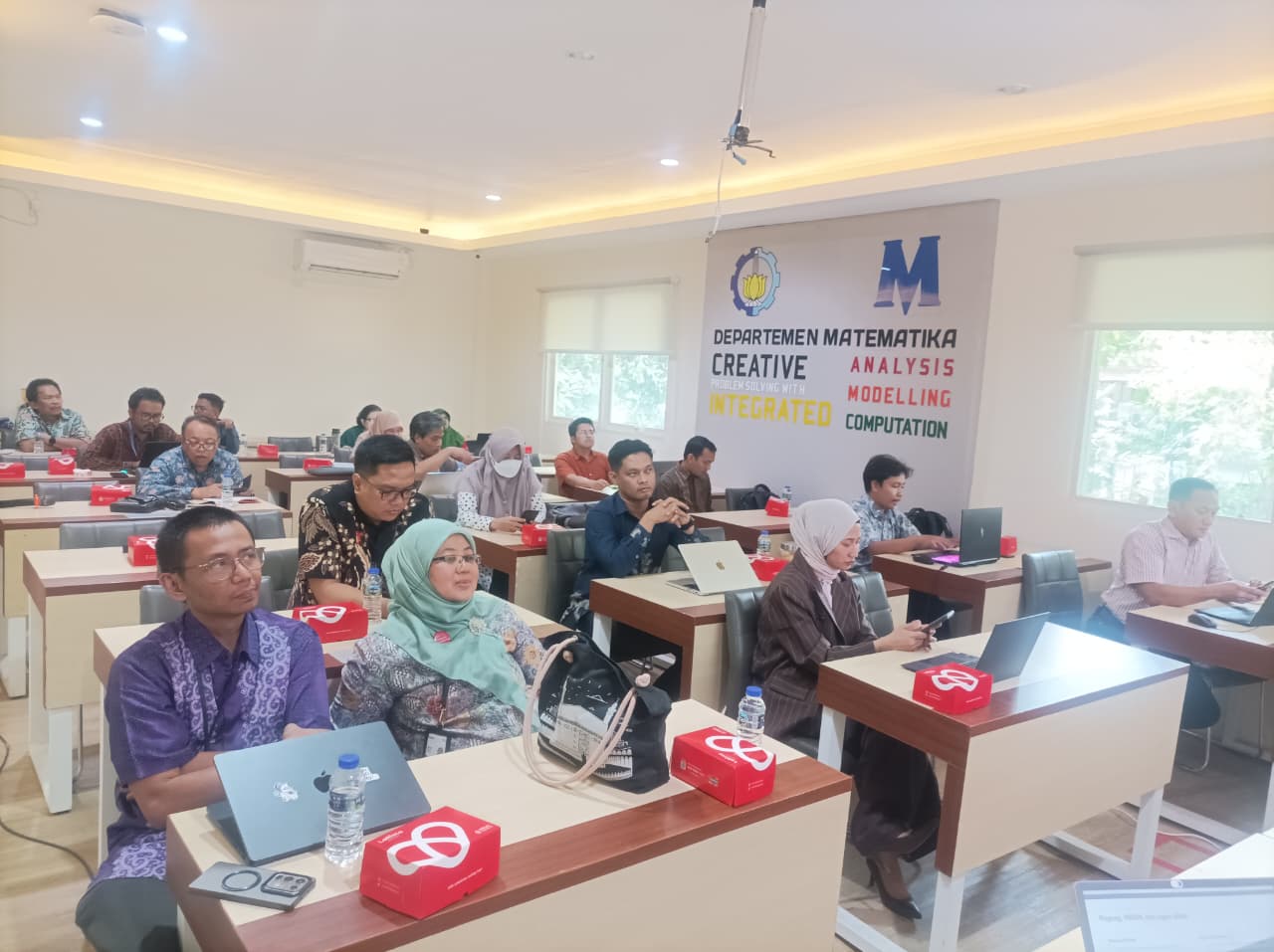 Perkuat Sinergi Strategis, Departemen Matematika ITS dan PT Pegadaian Gelar FGD Pembahasan MoU Penelitian hingga Pendidikan