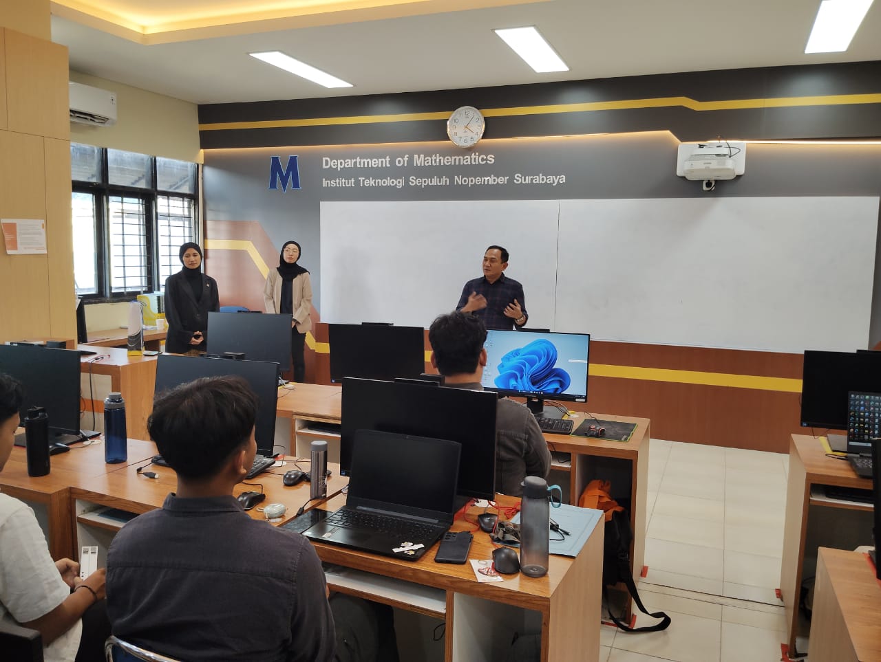 Bootcamp Enterprise System Engineering: From Logic to Automation