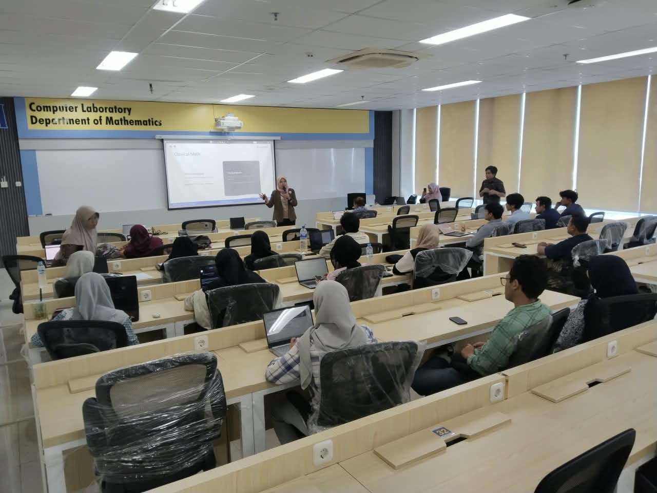 Perdalam Solusi Ketidakpastian, Departemen Matematika ITS Gelar Kuliah Tamu Soft Sets Bersama Prof. Fatia Fatimah