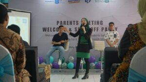 Parents Meeting, Welcome & Send-Off Party: Welcoming Warmly, Carrying On With Enthusiasm