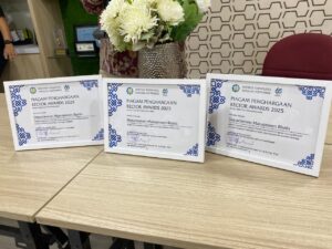 Departemen Manajemen Bisnis Raih 3 Juara di Rektor Awards 2025