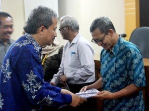 Rektorat ITS Gelar Sertijab Staf Pegawainya