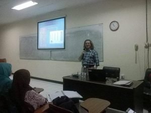 Profesor Italia ini Dukung Riset Biologi ITS