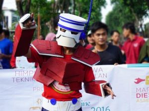 Maskot Marine Icon Kini Berkostum Robot