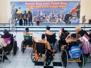 Sekolah Budaya Ajarkan Difabel Bermain Angklung