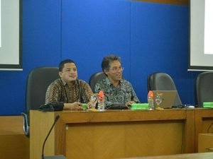 Berbagi Pengalaman, Profesor Ini Kunjungi ITS
