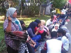Dies ITS, Berkah Tersendiri Bagi Penjual Dadakan