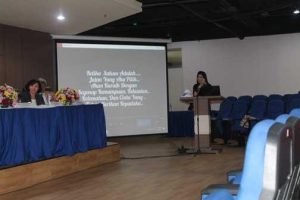 Tujuh Kali Ditolak Jurnal, Farida Jadi Doktor