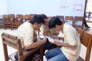 Bermain Sambil Berkompetisi