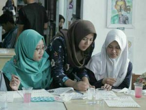 Pukau Pengunjung Lewat Watercolor Lettering