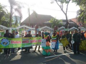 Peduli Lingkungan, HMTL Bersihkan Sampah Bungkul