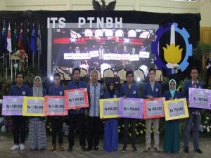 ITS Apresiasi Ratusan Mahasiswa Berprestasi