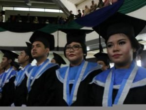 1437 Mahasiswa Lulus di Wisuda ITS 115