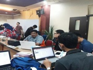 Tinggal Hitungan Jam, ITS Tetap Berlatih