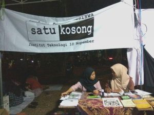 Banyak Buku di Stand LPM 1.0