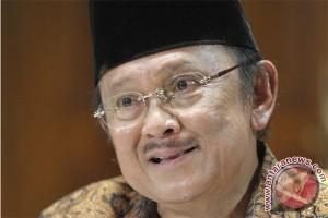 ITS beri penghargaan "Sepuluh November" kepada BJ Habibie