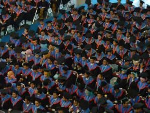 Wisudawan Cumlaude Meningkat, Wisudawati Terima Penghargaan