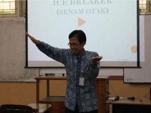 Pengajar Harus Bisa Tampil Kreatif