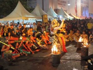 Anoman Tampil di Panggung Dies Natalis