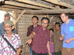 Peneliti Jerman Telusuri Produsen Gula Aren Madura
