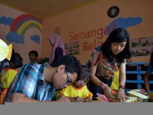 Duet Despro-Sthapati, Ajak Murid TK Berkreasi