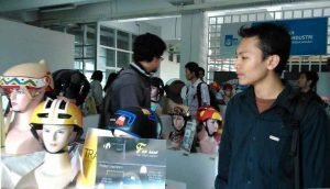 Despro Pamerkan Helm Karya Mahasiswa