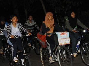 Lepas Penat Usai UAS, Gowes Tengah Malam