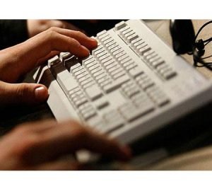 Galakkan Paperless, Mahasiswa ITS Ujian Online