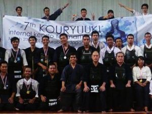 Kendo ITS Gondol Tiga Kategori Juara Sekaligus