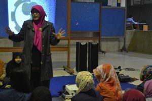 FP ITS Bahas Redefinisi Emansipasi Wanita