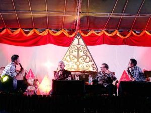 Cangkruk Bareng Soekarwo, Meriahkan ITS Expo