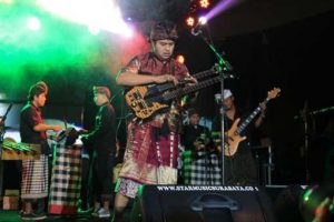 Balutan Musik Etnik Dalam ITS Expo 2014