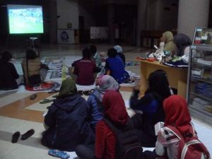 Lepas Penat, BEM ITS Gelar Nobar