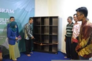 Mahasiswa ITS Berantas Buta Aksara Lewat Arisan