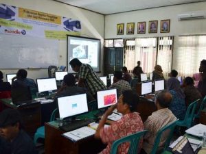 Teknik Informatika Gelar Pelatihan E-learning