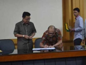 ITS Tandatangani MOU dengan Mahakam Ulu