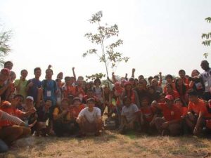 CommTECH Ajak Peserta Tanam Pohon Persahabatan