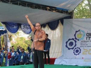 Triyogi Titipkan ITS di Pundak Mahasiswa Baru