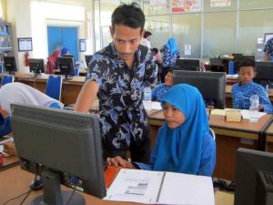 Dosen ITS Gelar Pelatihan Mengedit Foto