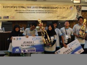 Tiga Mahasiswa ITS Juarai LOGIN 2014