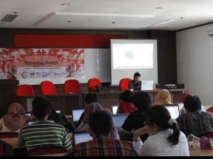 BEM FTI Gelar Upgrading Staf Kominfo